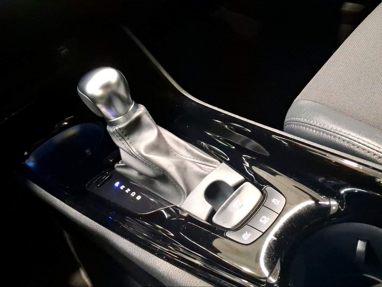 Toyota C-HR 1.8 125H Advance  - Foto 24