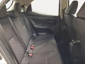 Toyota Yaris 1.5 120H Active Plus  - Foto 8