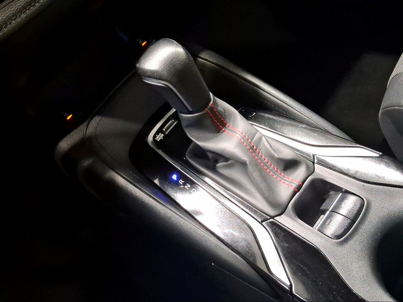 Toyota Corolla 2.0 180H GR-SPORT E-CVT  - Foto 22