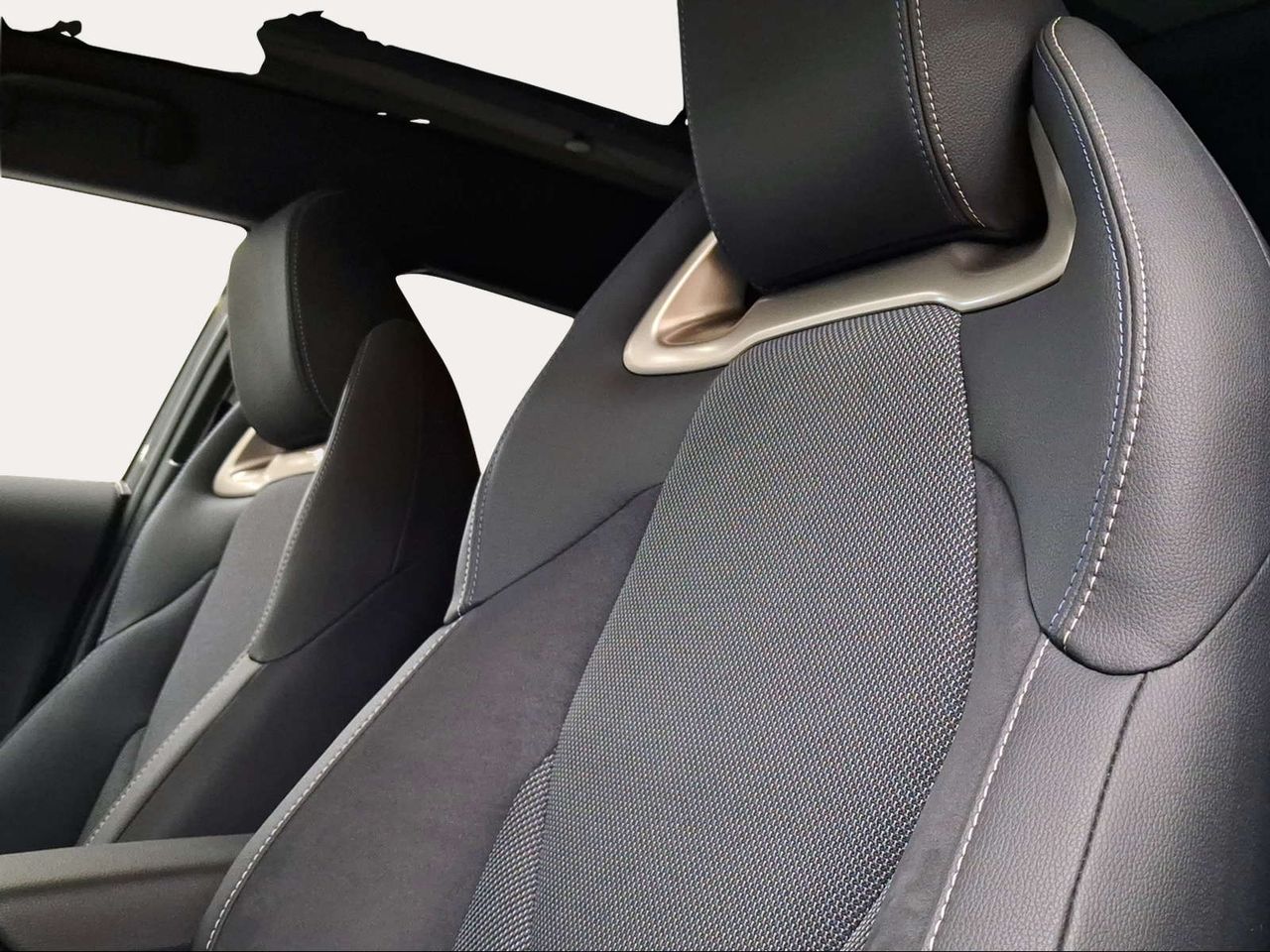 Toyota C-HR 1.8 Spirit Hybrid 140 Skyview  - Foto 26