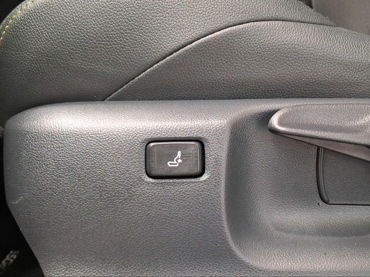 Toyota Yaris Cross 1.5 120H Adventure  - Foto 23