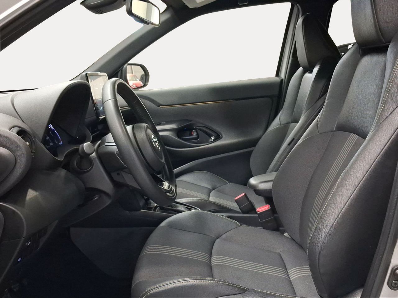 Toyota Yaris Cross 1.5 120H Adventure  - Foto 13