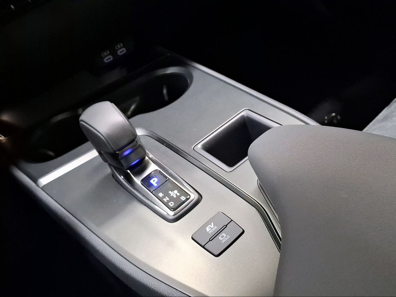 Lexus UX 2.0 300h UX Plus  - Foto 18