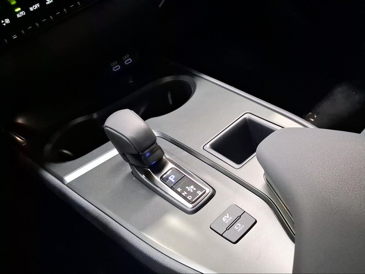 Lexus UX 2.0 300h UX Plus  - Foto 18