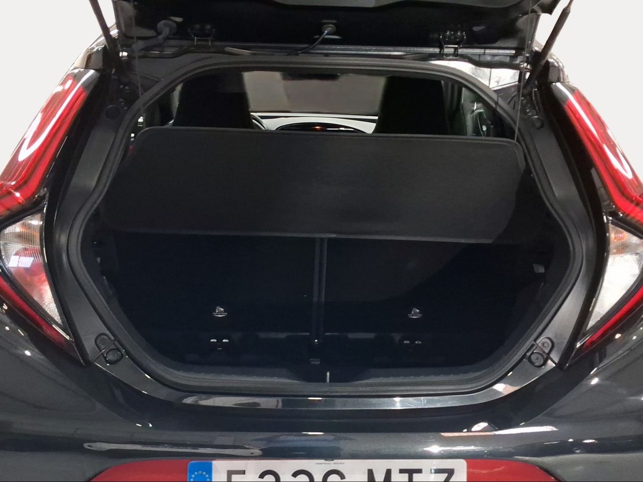 Toyota Aygo X Cross 1.0 VVT-I 72CV Like  - Foto 11