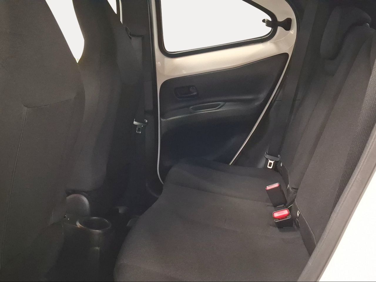 Toyota Aygo X Cross 1.0 VVT-I 72CV Play  - Foto 12