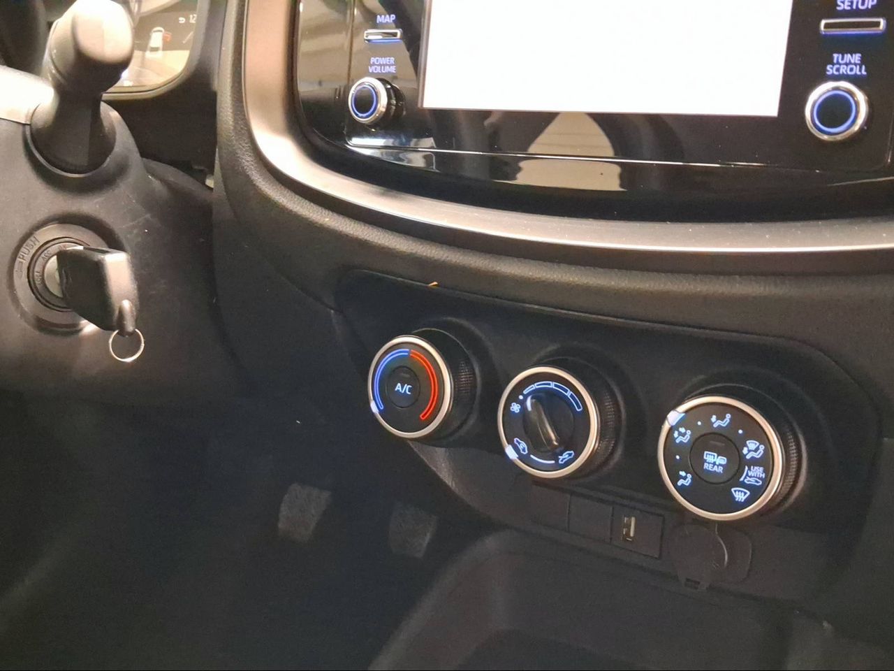 Toyota Aygo X Cross 1.0 VVT-I 72CV Play  - Foto 23