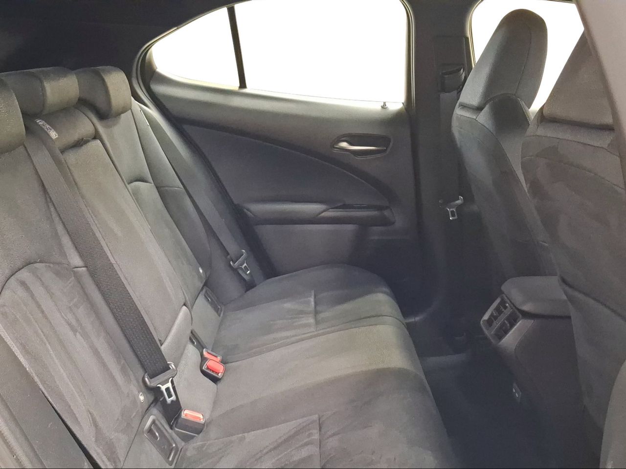 Lexus UX 2.0 250h Business  - Foto 8