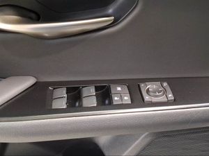 Lexus UX 2.0 250h Business  - Foto 17