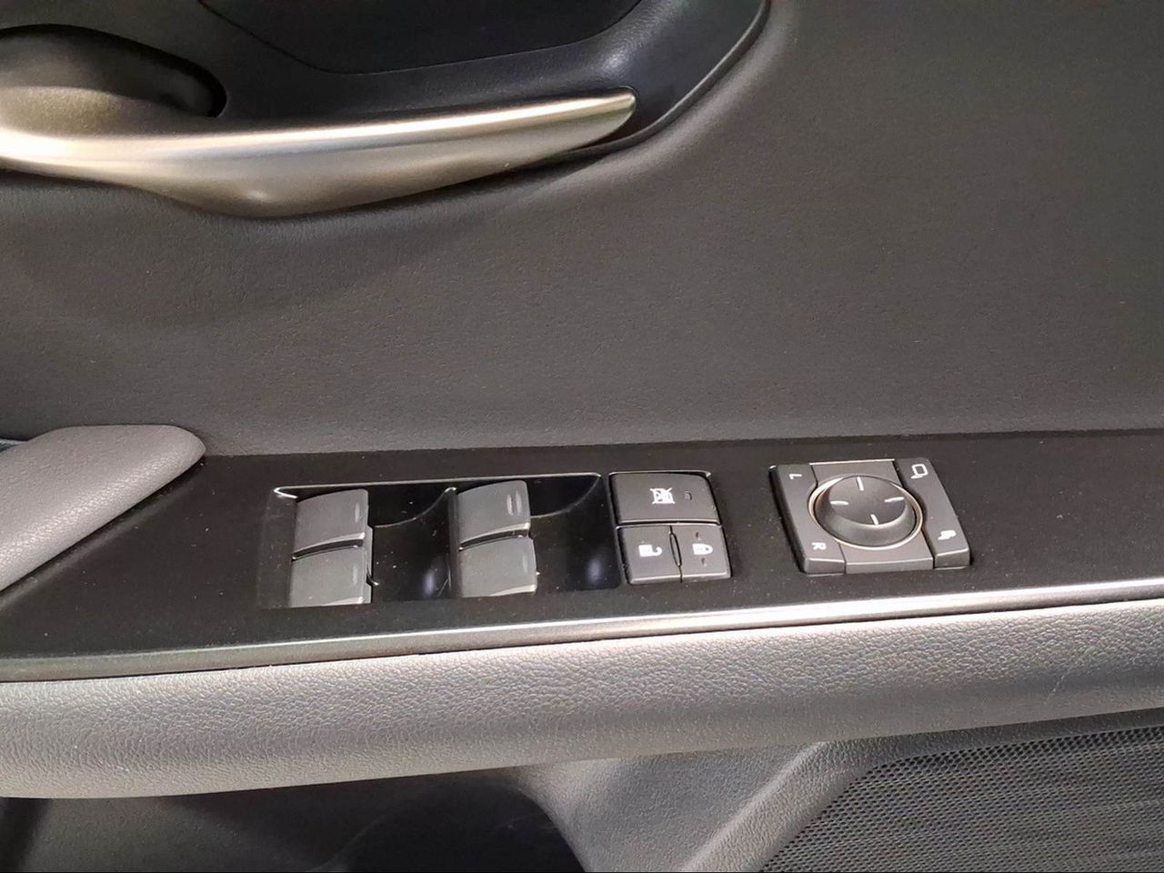 Lexus UX 2.0 250h Business  - Foto 17