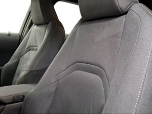 Lexus UX 2.0 250h Business  - Foto 18