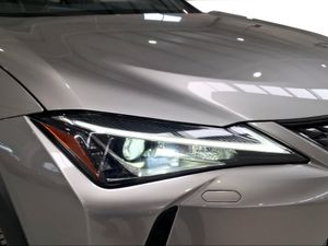 Lexus UX 2.0 250h Business  - Foto 22