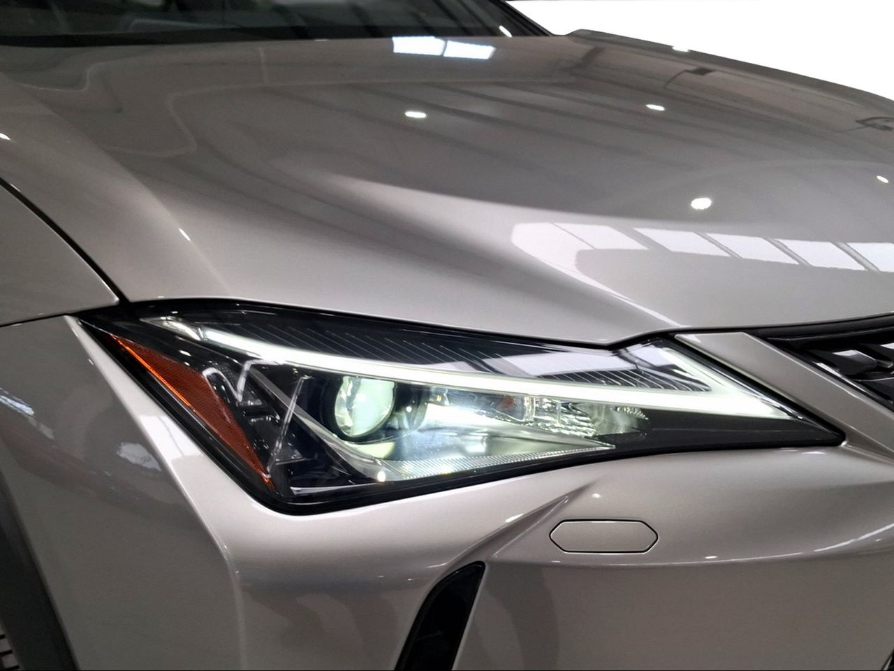 Lexus UX 2.0 250h Business  - Foto 22
