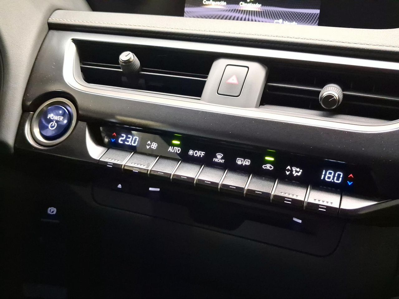 Lexus UX 2.0 250h Business  - Foto 17