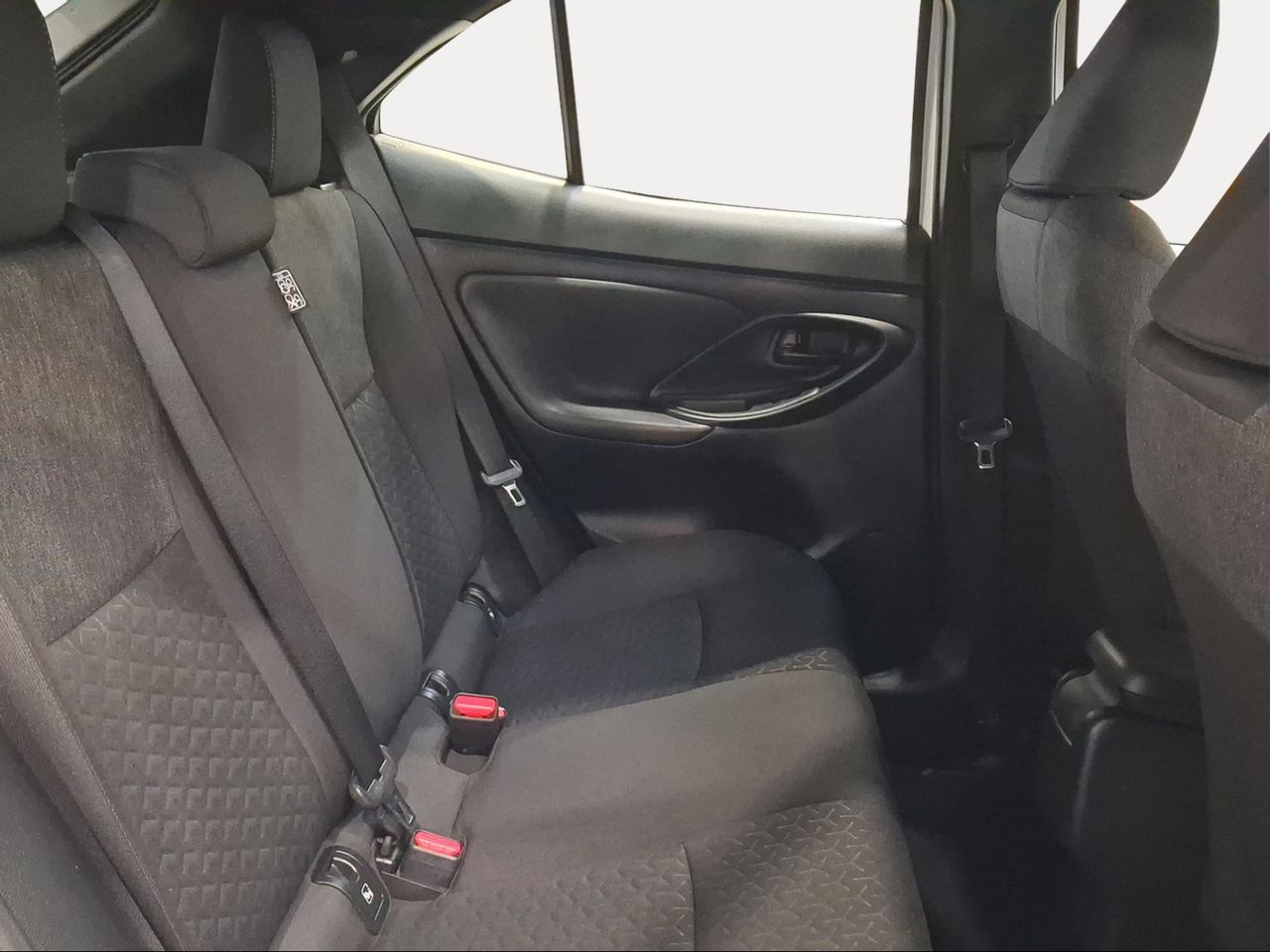 Toyota Yaris Cross 1.5 120H Active Tech  - Foto 8