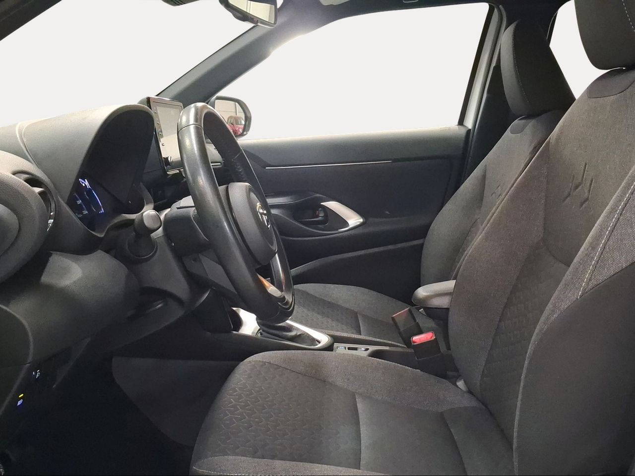 Toyota Yaris Cross 1.5 120H Active Tech  - Foto 13