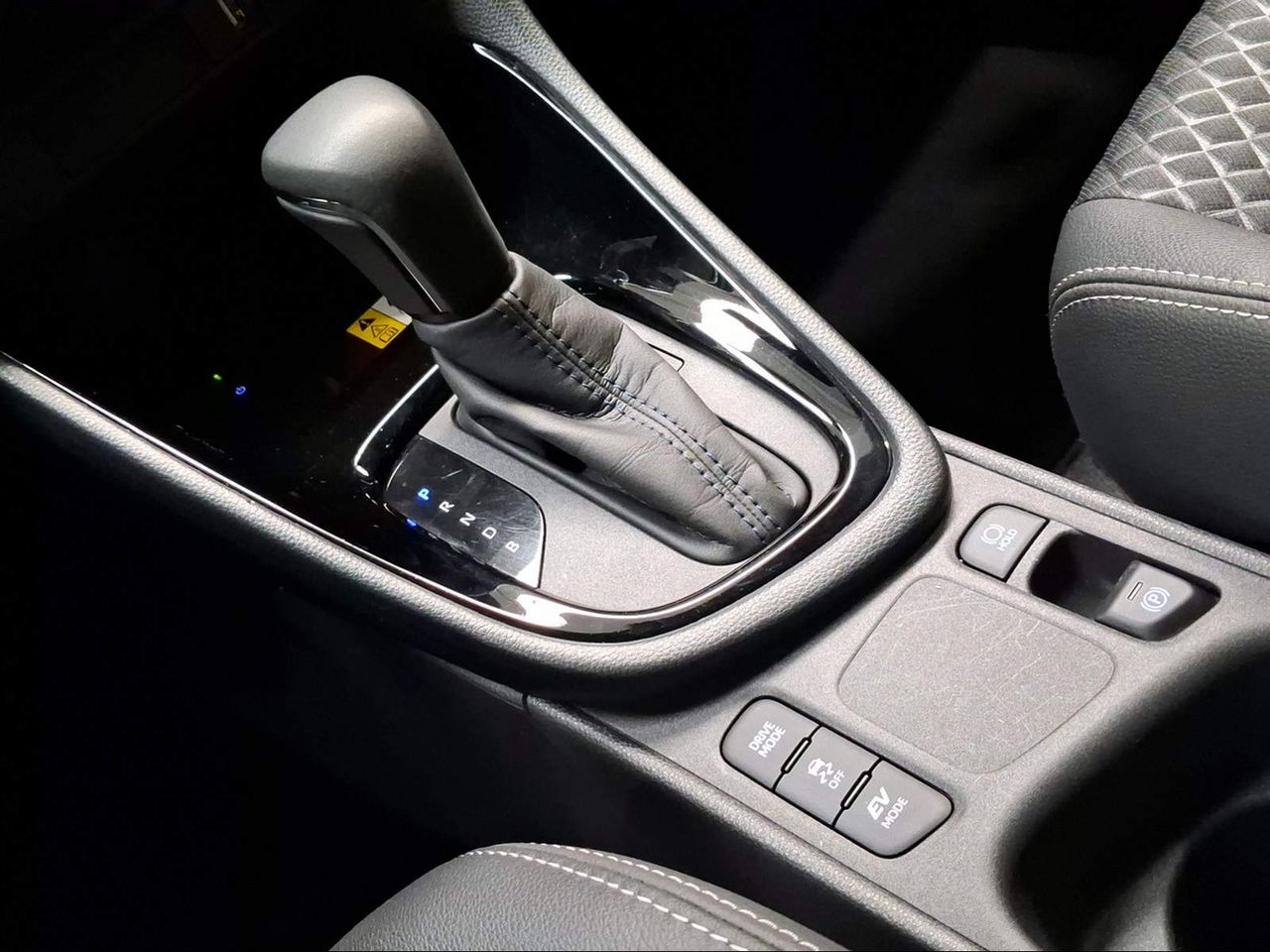 Toyota Yaris 1.5 120H Style  - Foto 24