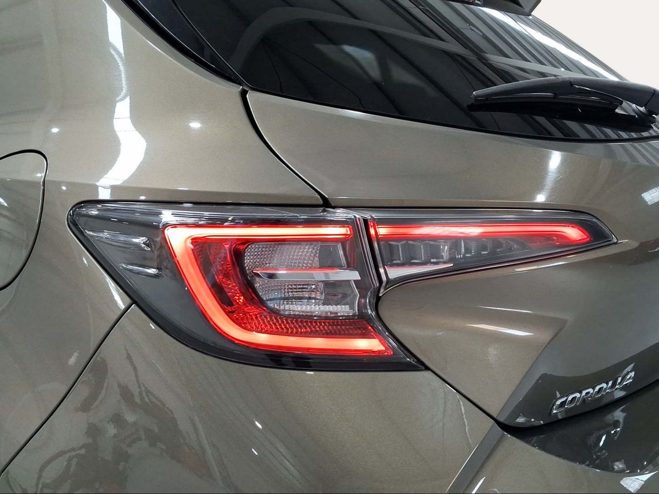 Toyota Corolla 1.8 125H FEEL! E-CVT  - Foto 25