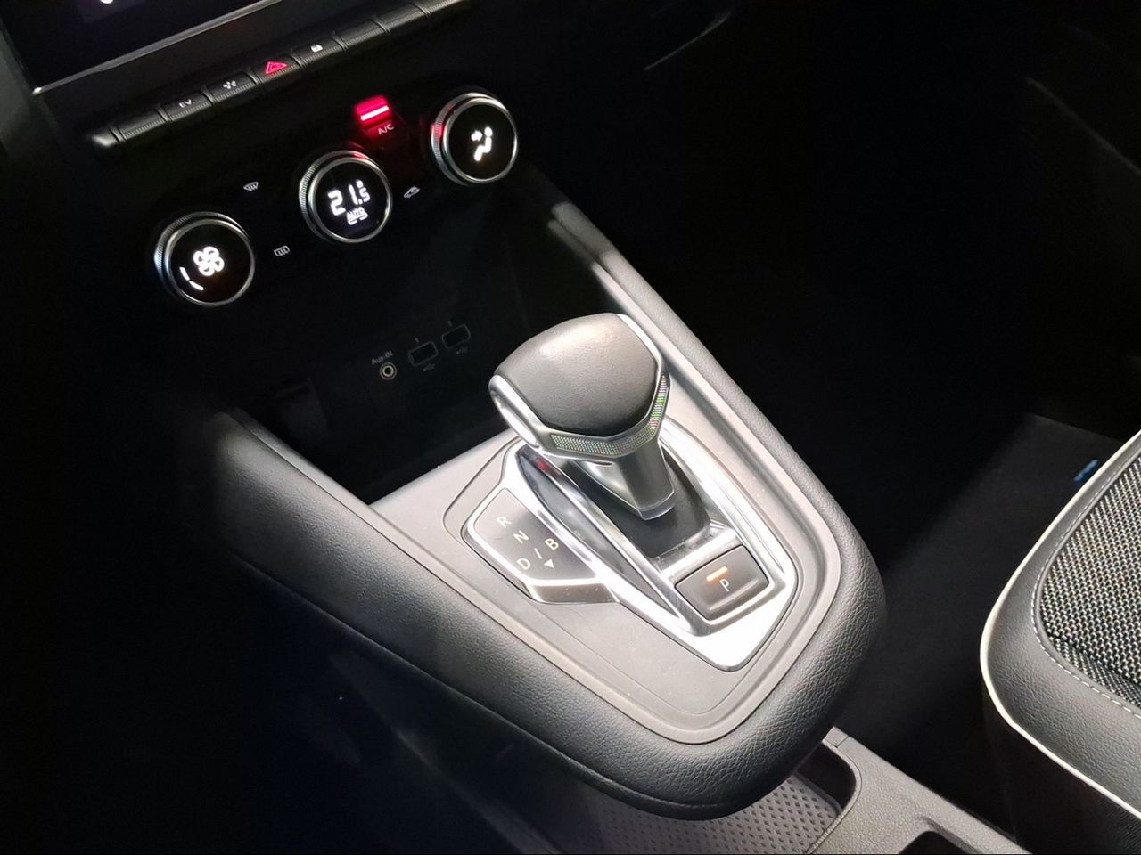 Renault Captur Zen E-TECH Híbrido enchufable 160cv  - Foto 23