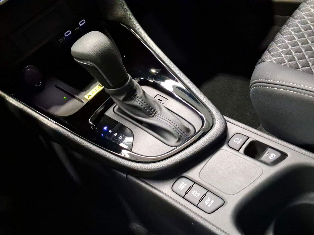 Toyota Yaris 1.5 120H Style  - Foto 21