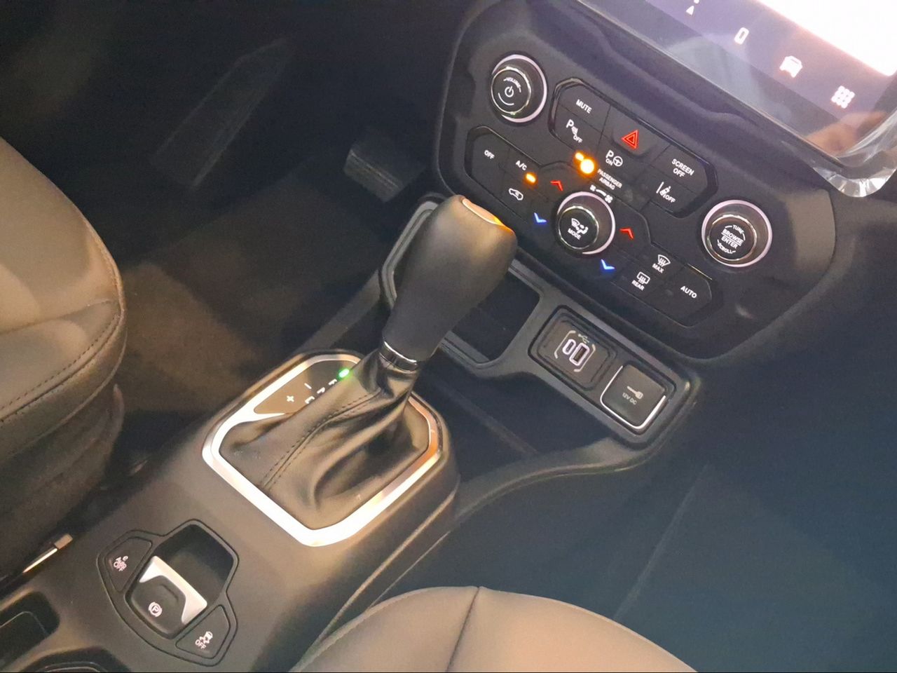 Jeep Renegade eHybrid Summit 1.5 MHEV 130hp Dct Fwd  - Foto 24