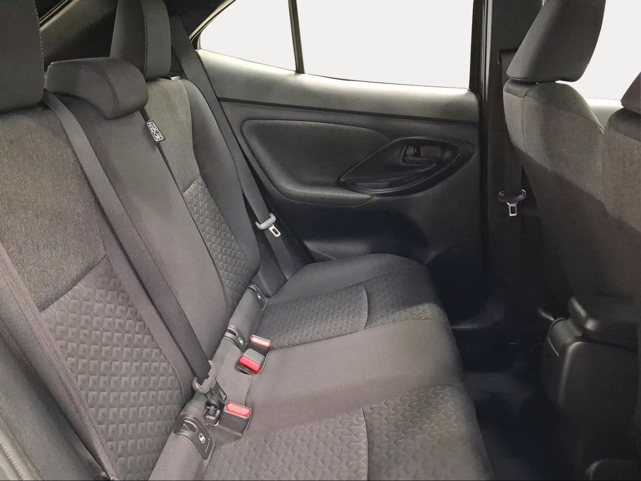 Toyota Yaris Cross 1.5 120H Active Tech  - Foto 8