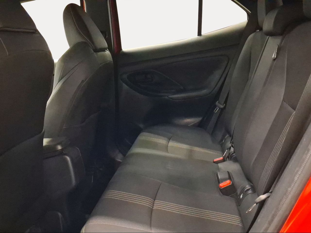 Toyota Yaris Cross 1.5 120H Adventure Plus  - Foto 12