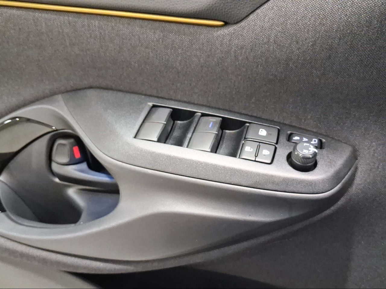 Toyota Yaris Cross 1.5 120H Adventure Plus  - Foto 26