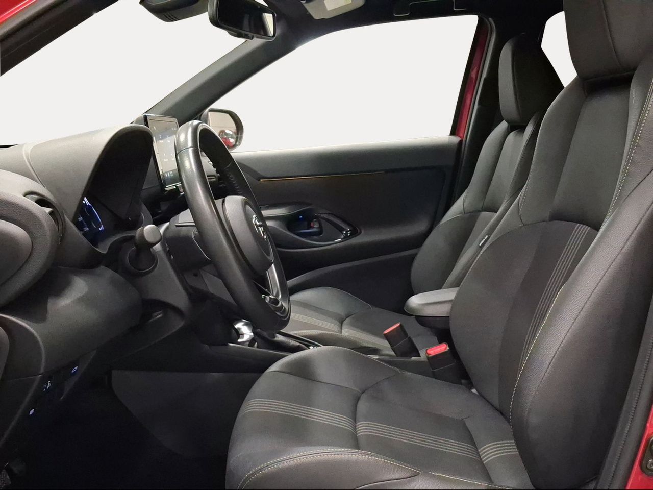 Toyota Yaris Cross 1.5 120H Adventure Plus  - Foto 13