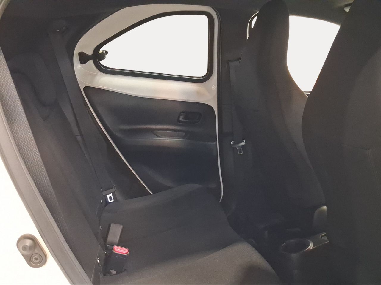 Toyota Aygo X Cross 1.0 VVT-I 72CV Play  - Foto 8