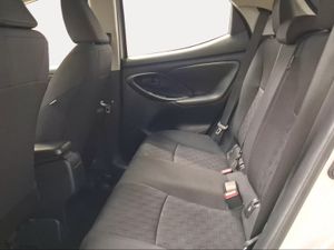 Toyota Yaris 1.5 120H Active Plus  - Foto 12