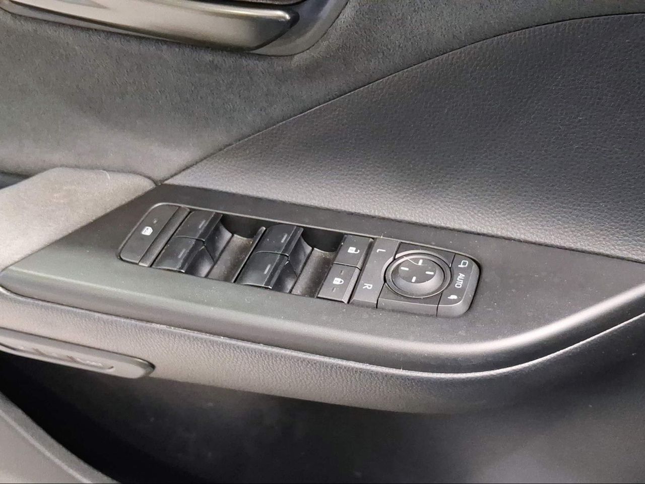 Toyota C-HR 2.0 220PH Premiere Edition  - Foto 28