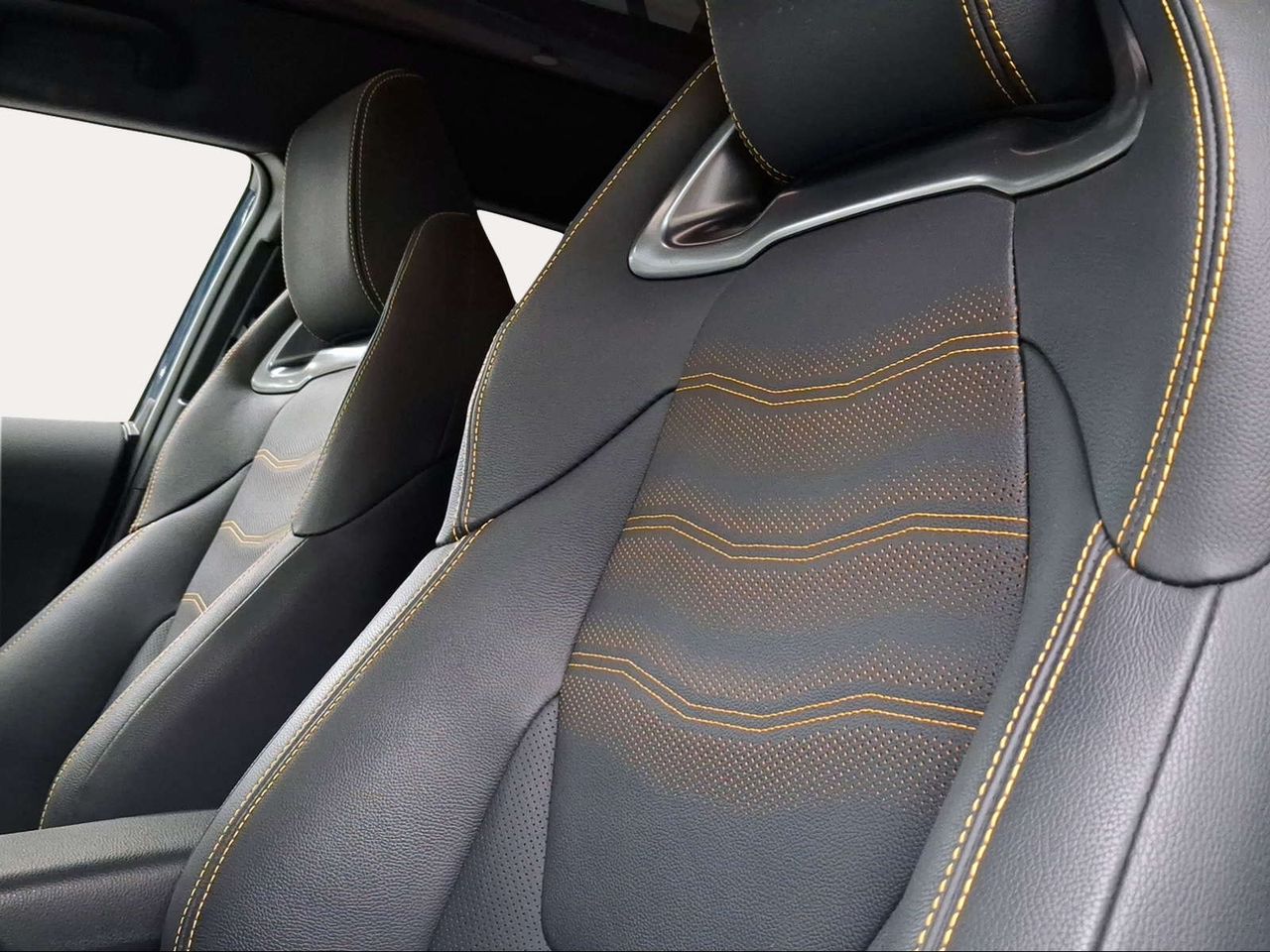 Toyota C-HR 2.0 220PH Premiere Edition  - Foto 31