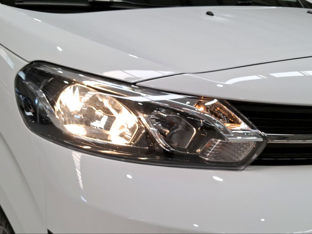 Toyota Proace L1 1PL VAN VX 1.5D 120CV M/T 6V  - Foto 23
