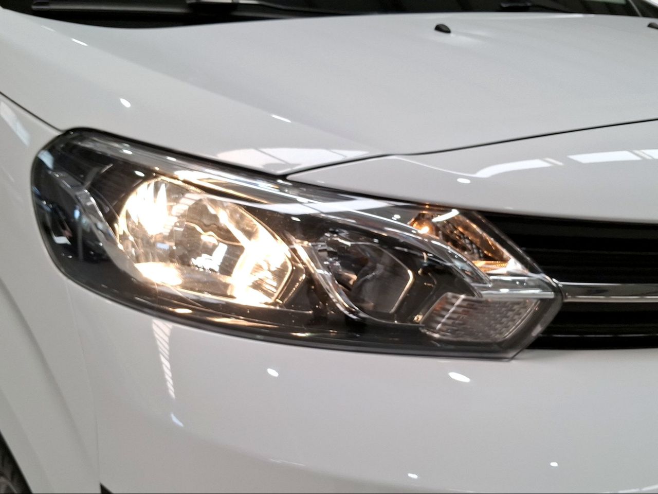 Toyota Proace L1 1PL VAN VX 1.5D 120CV M/T 6V  - Foto 23