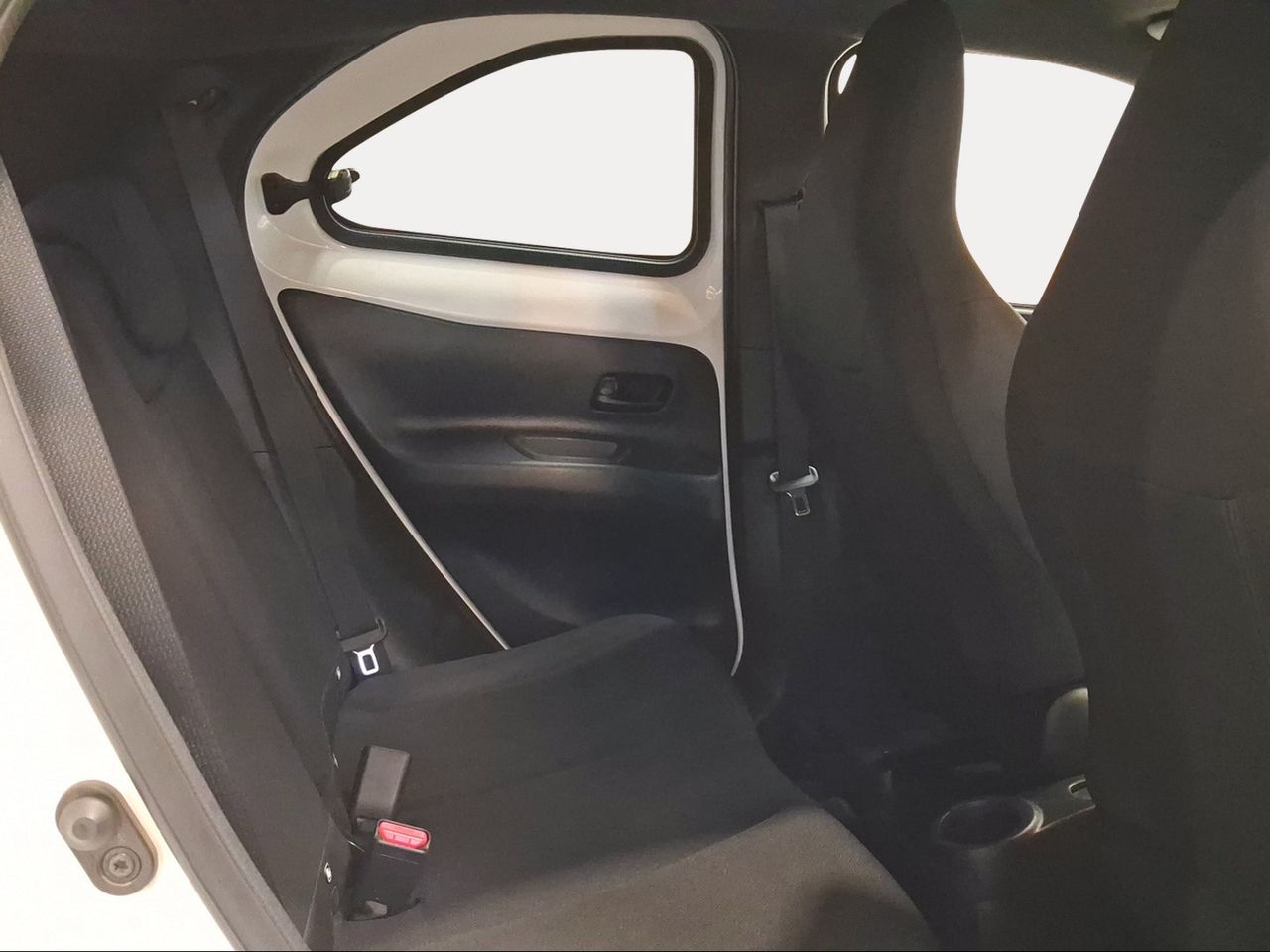 Toyota Aygo X Cross 1.0 VVT-I 72CV Play  - Foto 8