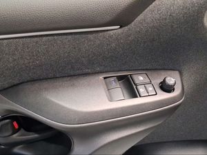 Toyota Yaris 1.5 120H Business Plus  - Foto 22