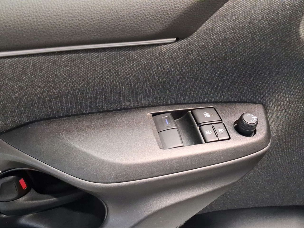 Toyota Yaris 1.5 120H Business Plus  - Foto 22