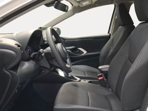 Toyota Yaris 1.5 120H Business Plus  - Foto 13