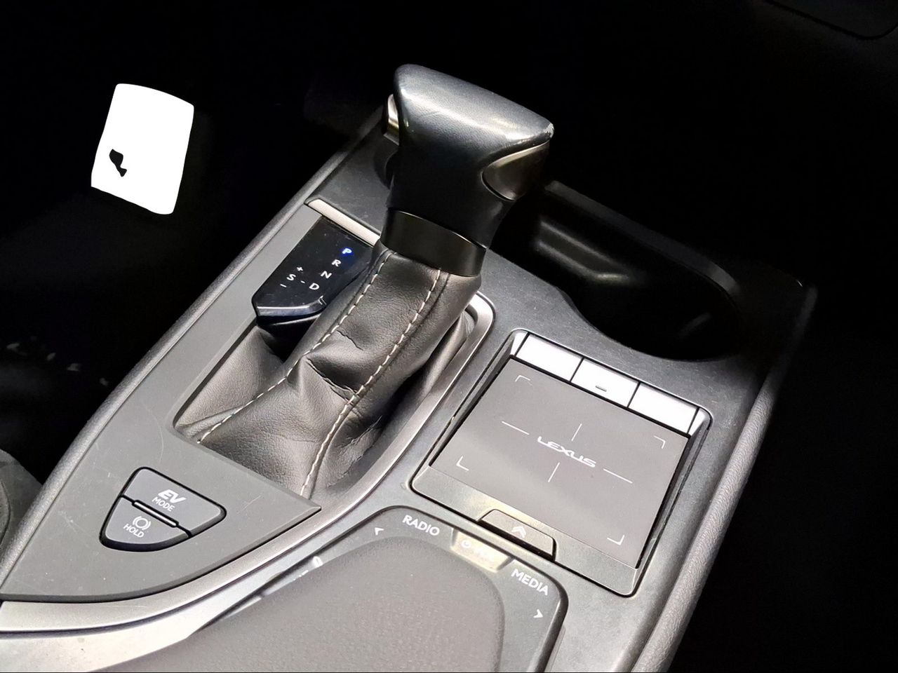 Lexus UX 2.0 250h Premium  - Foto 15