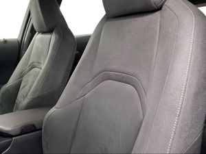 Lexus UX 2.0 250h Premium  - Foto 17