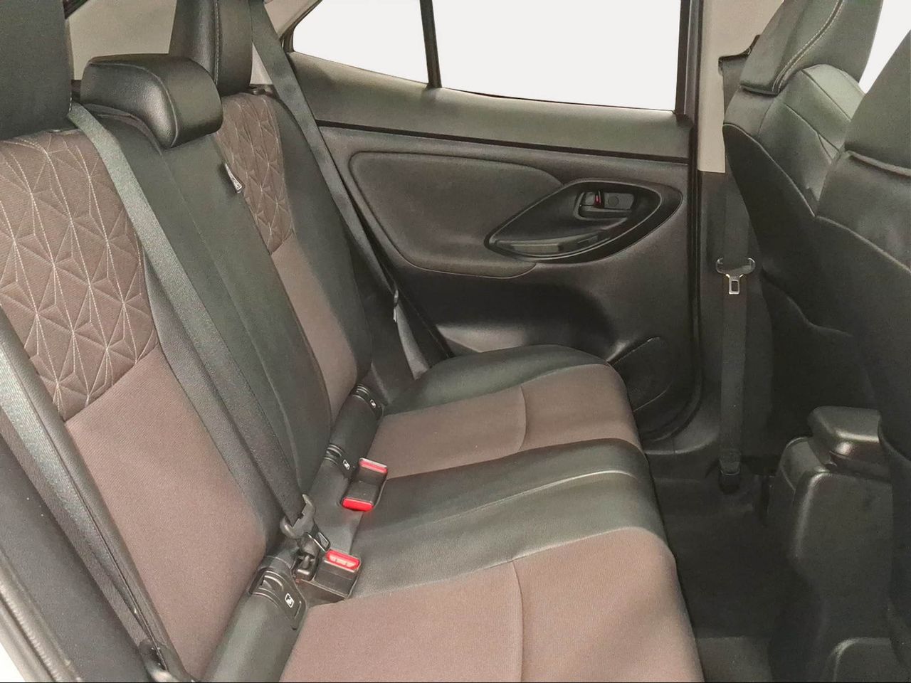 Toyota Yaris Cross 1.5 120H Style Plus  - Foto 8