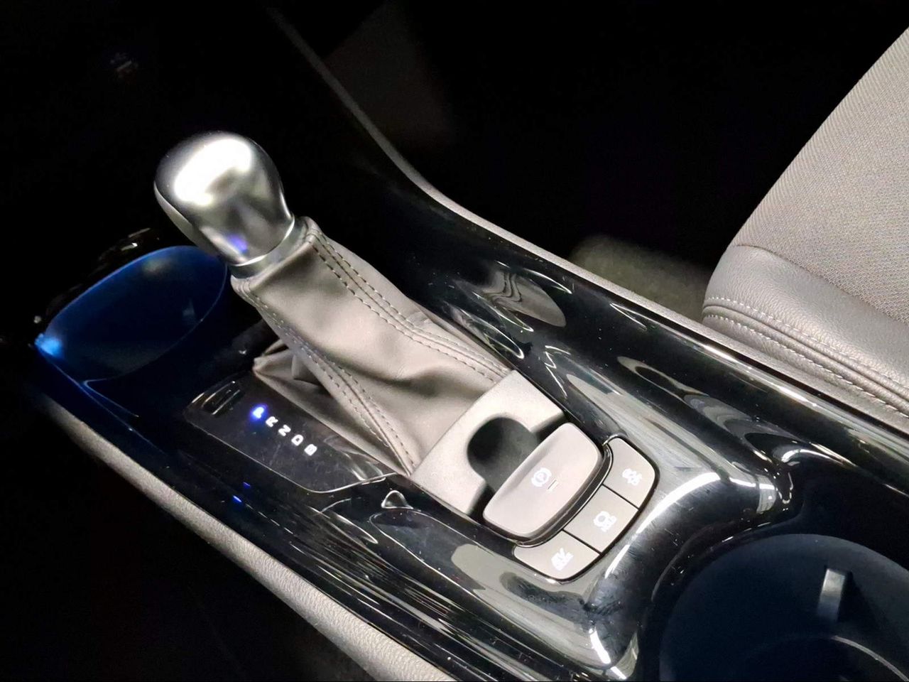 Toyota C-HR 1.8 125H Advance  - Foto 24