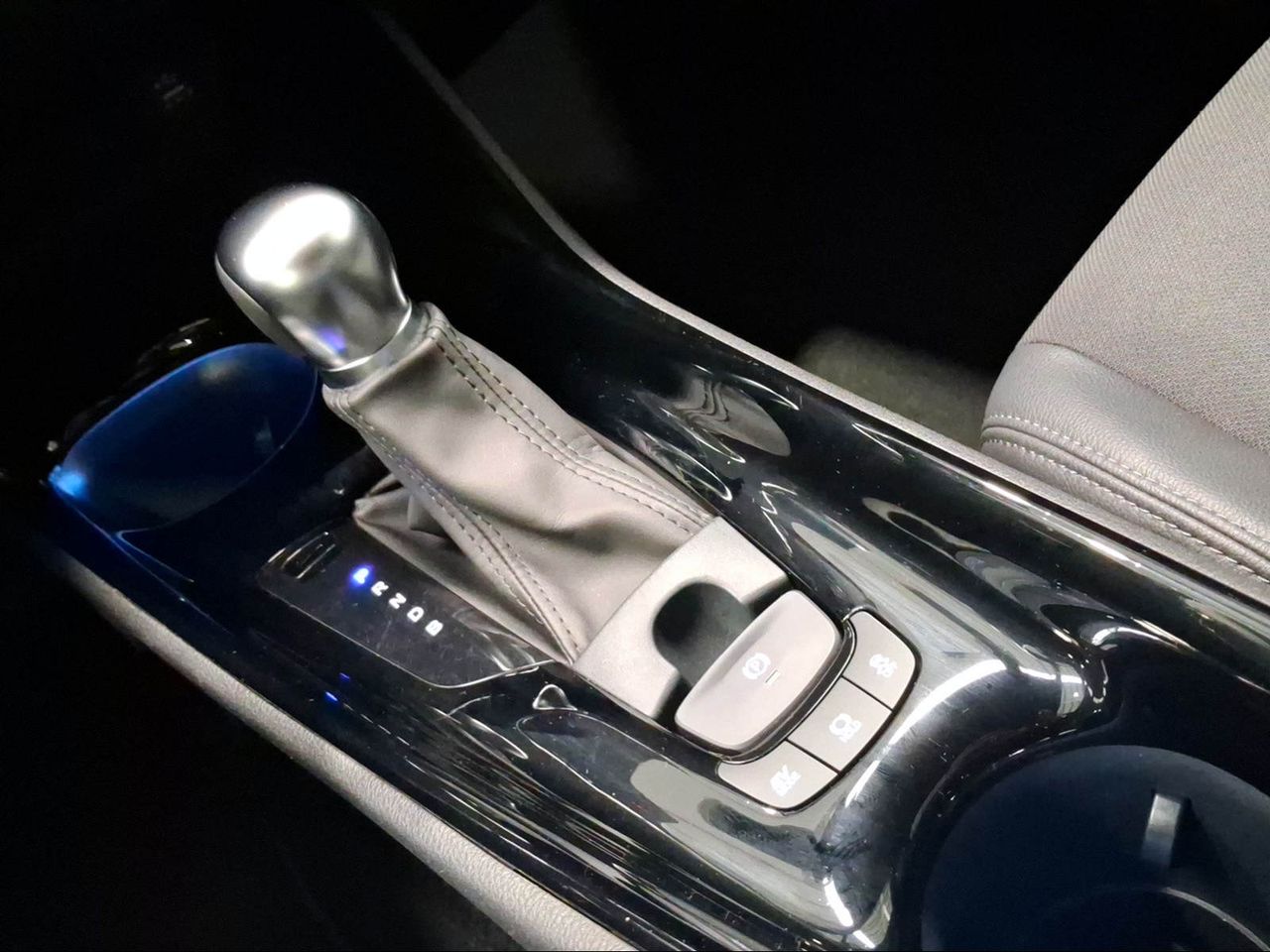 Toyota C-HR 1.8 125H Advance  - Foto 23