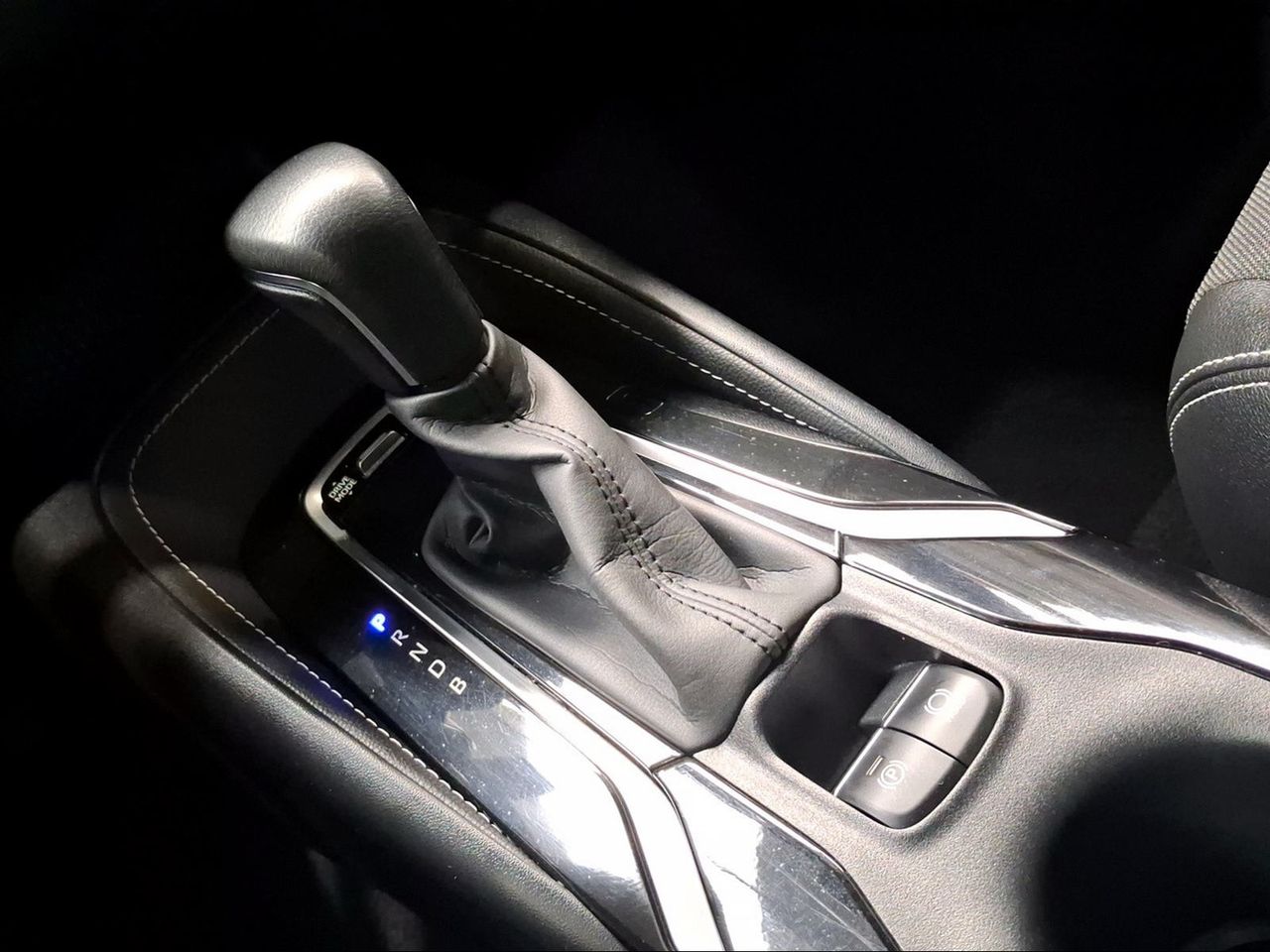 Toyota Corolla 1.8 125H STYLE E-CVT  - Foto 23