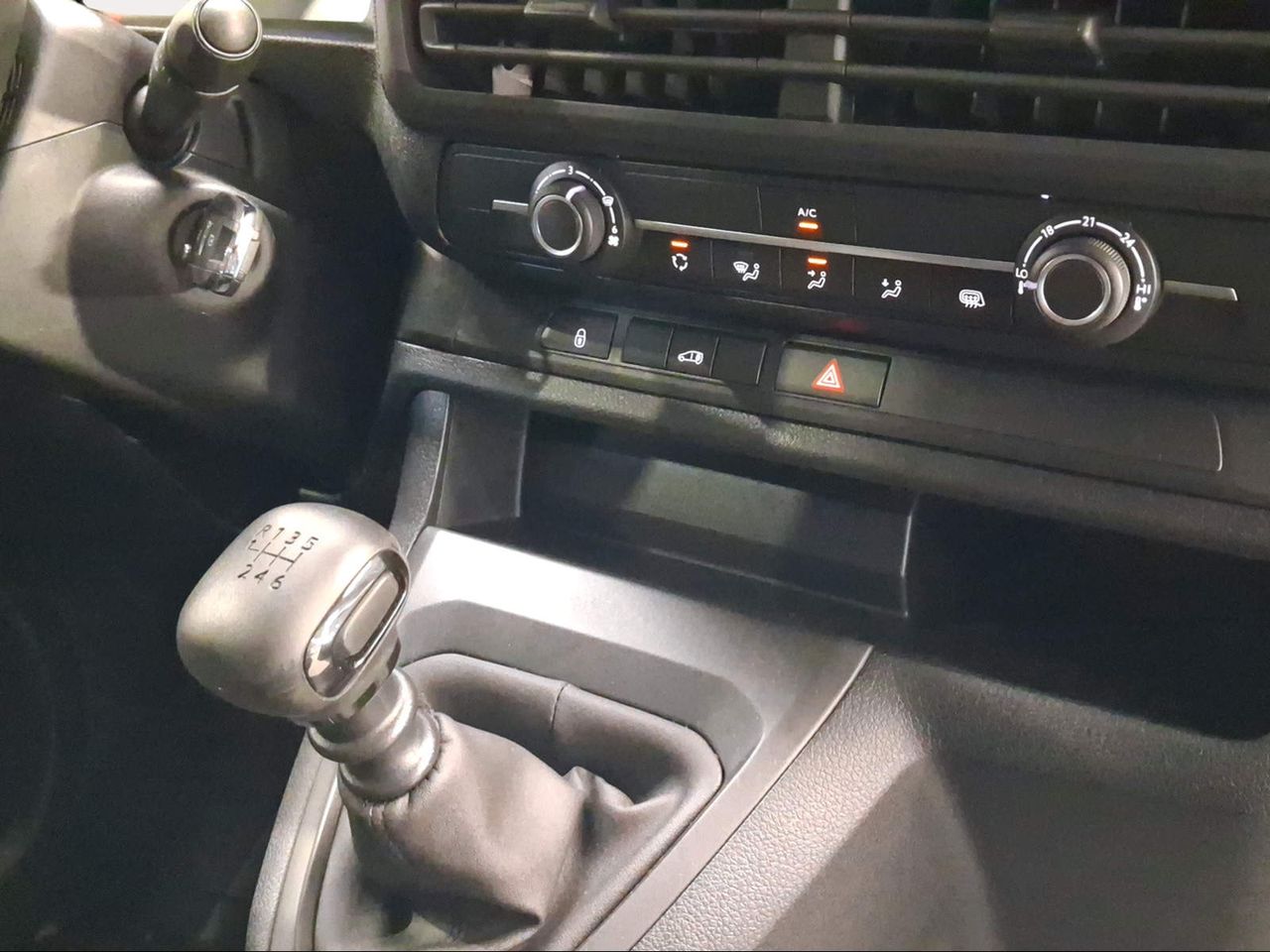 Toyota Proace L1 1PL VAN GX 1.5D 120CV M/T 6V  - Foto 21