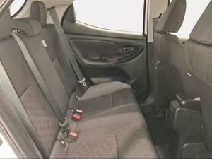 Toyota Yaris 1.5 120H Active Plus  - Foto 8