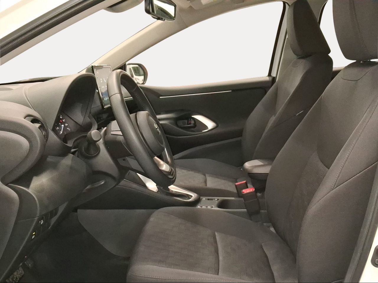 Toyota Yaris 1.5 120H Active Plus  - Foto 13