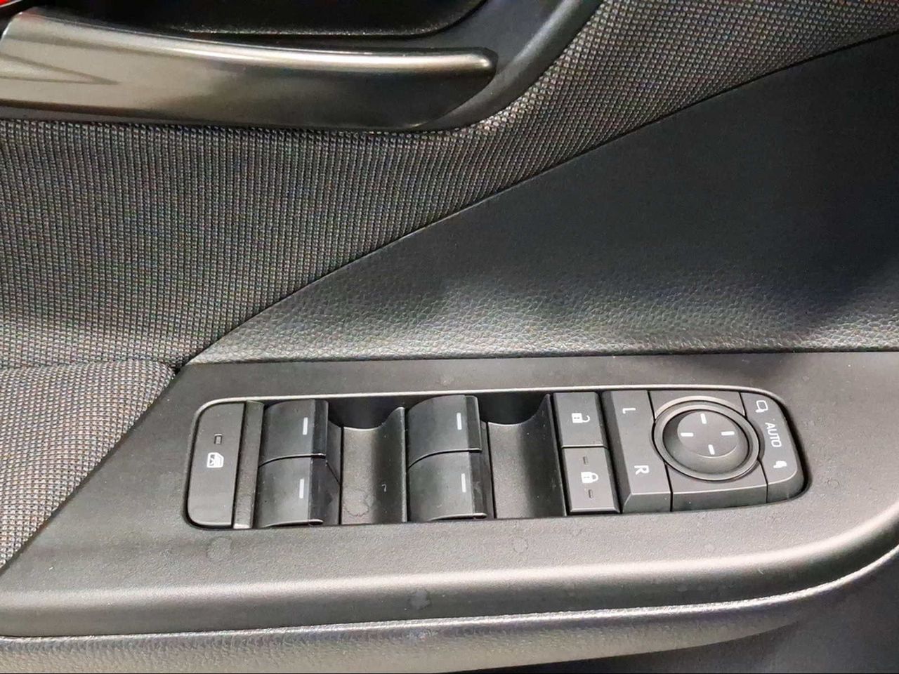 Toyota C-HR 2.0 220PH Advance  - Foto 23