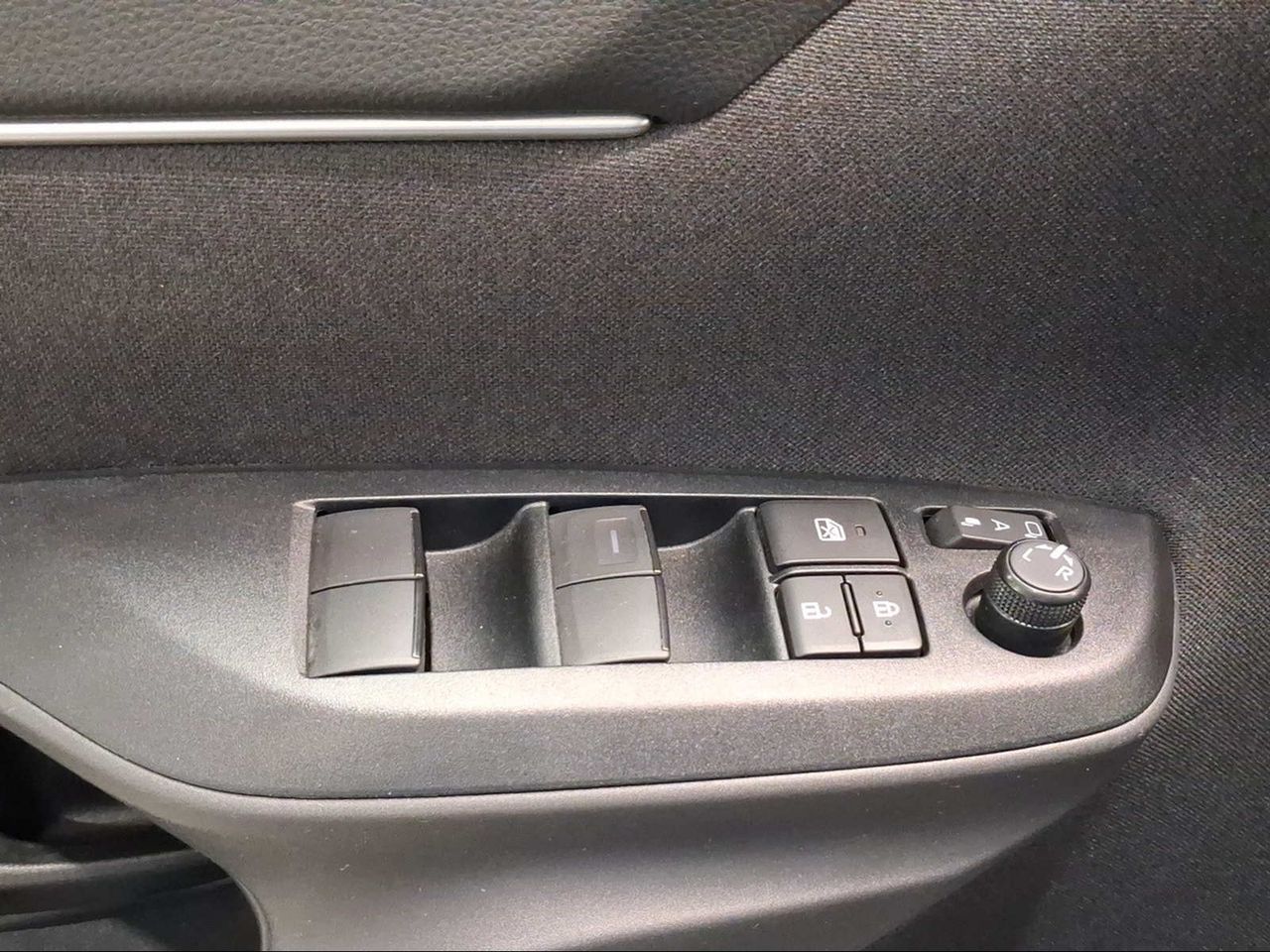 Toyota Yaris Cross 1.5 130H Active Plus  - Foto 21